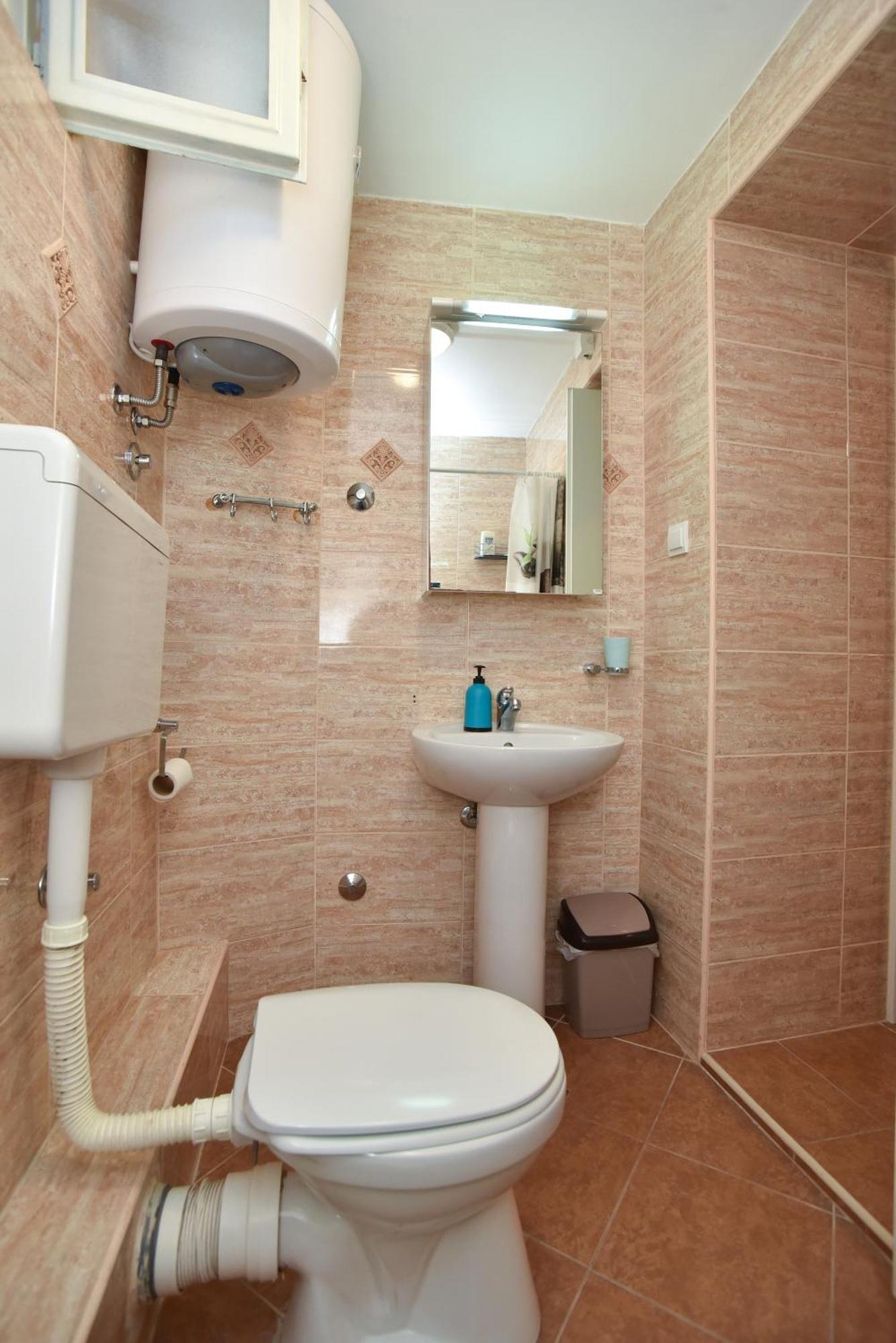 Sailor House Konukevi Budva