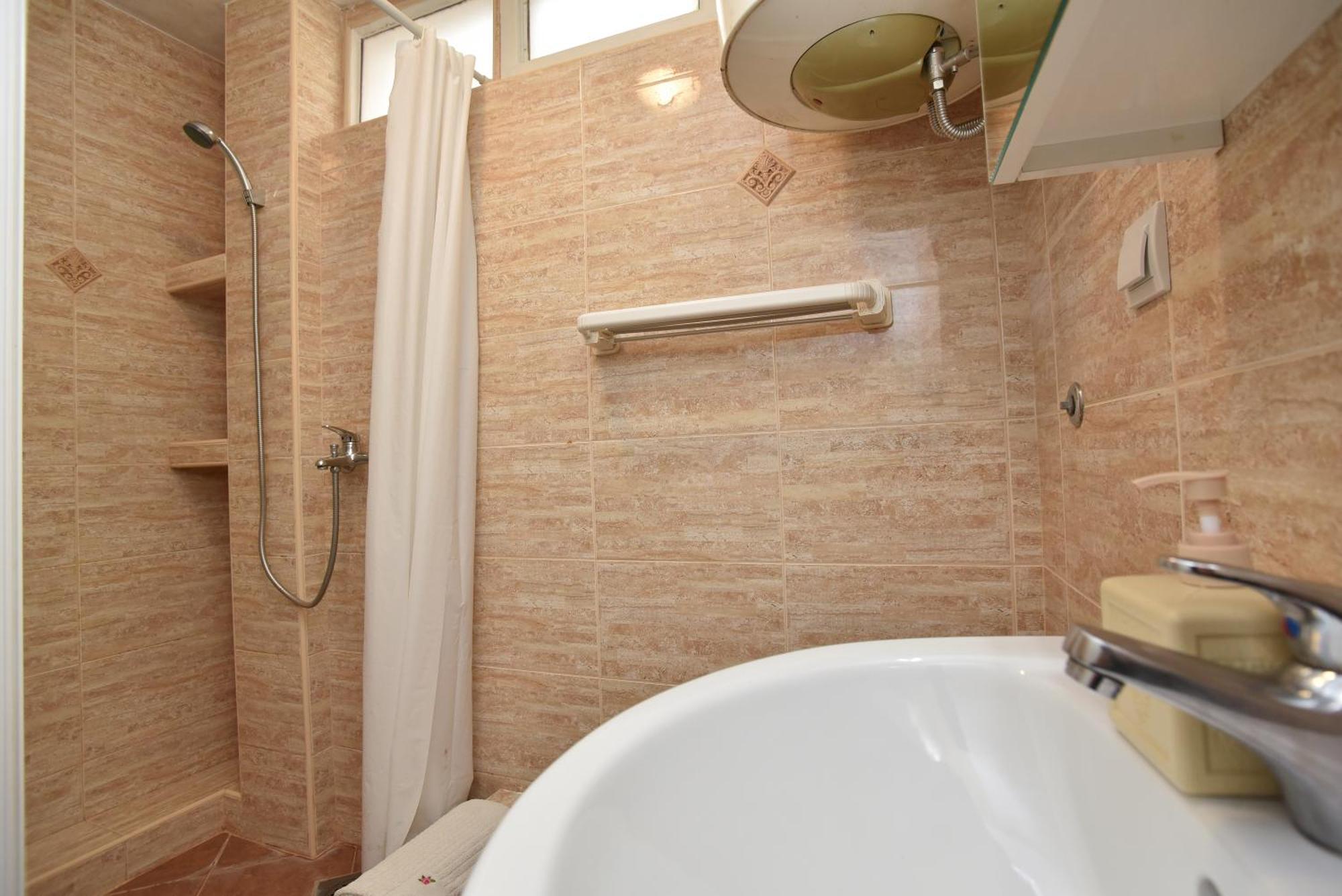Sailor House Konukevi Budva